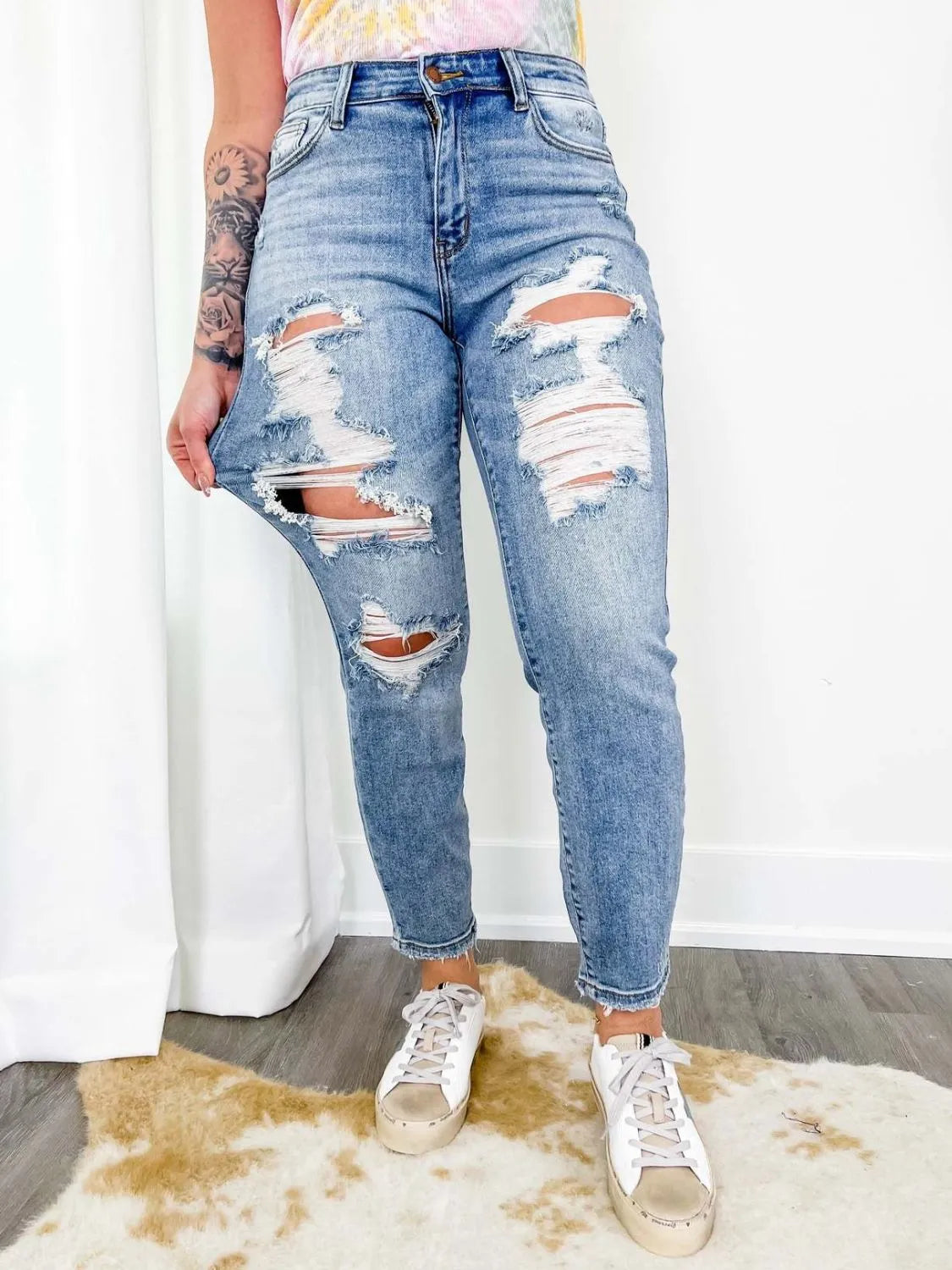 Distressed Skinny Jeans
