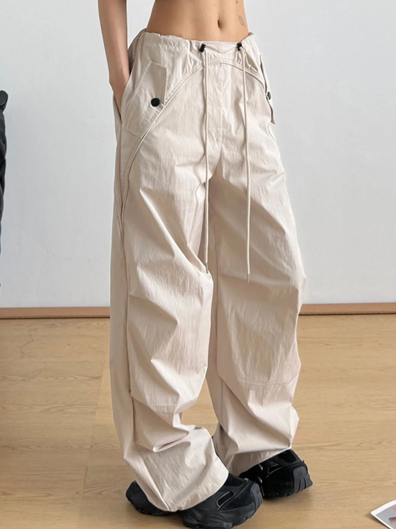 Relaxed Wide-Leg Drawstring Pants