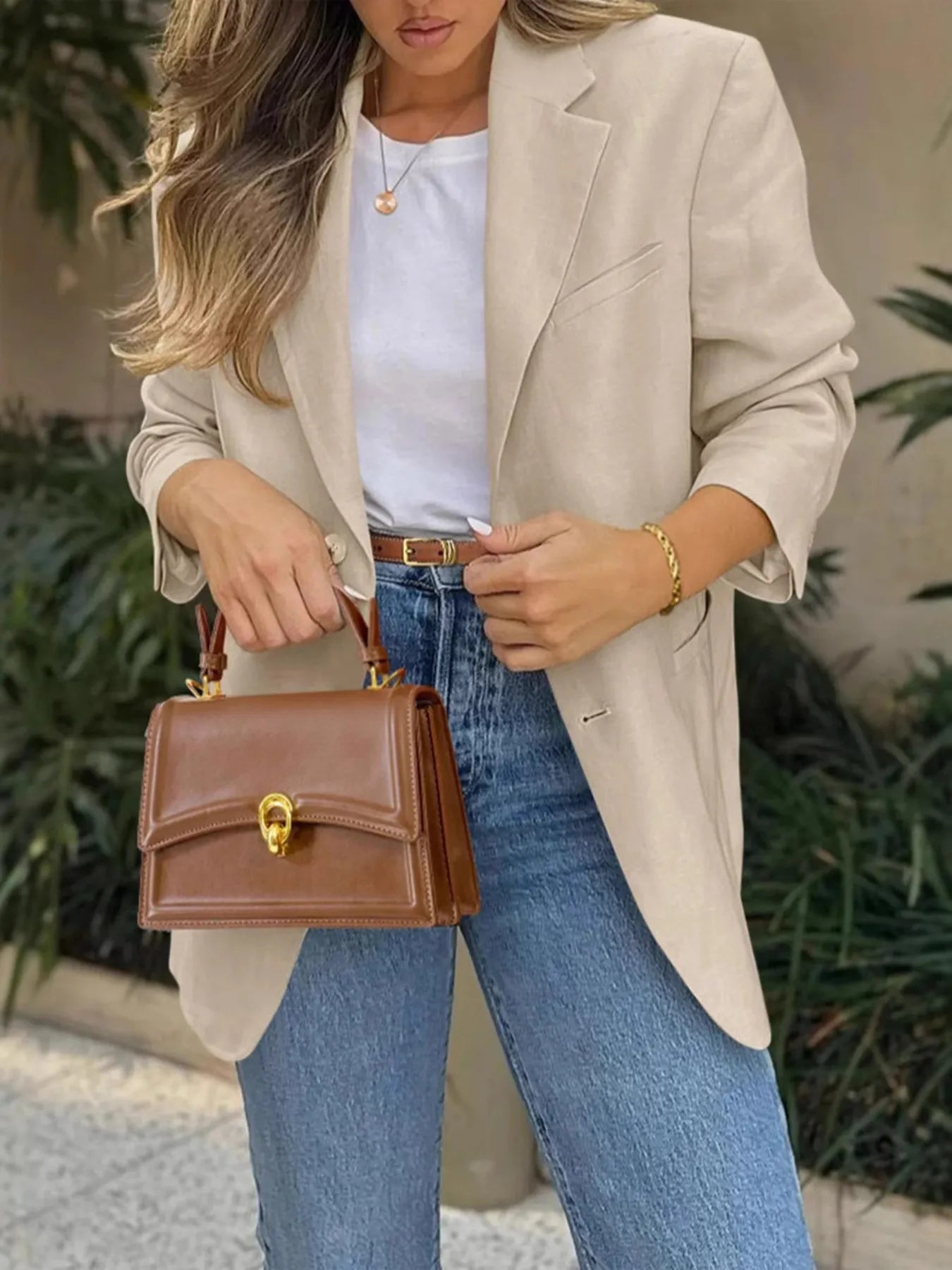 Pocketed Lapel Collar Long Sleeve Blazer