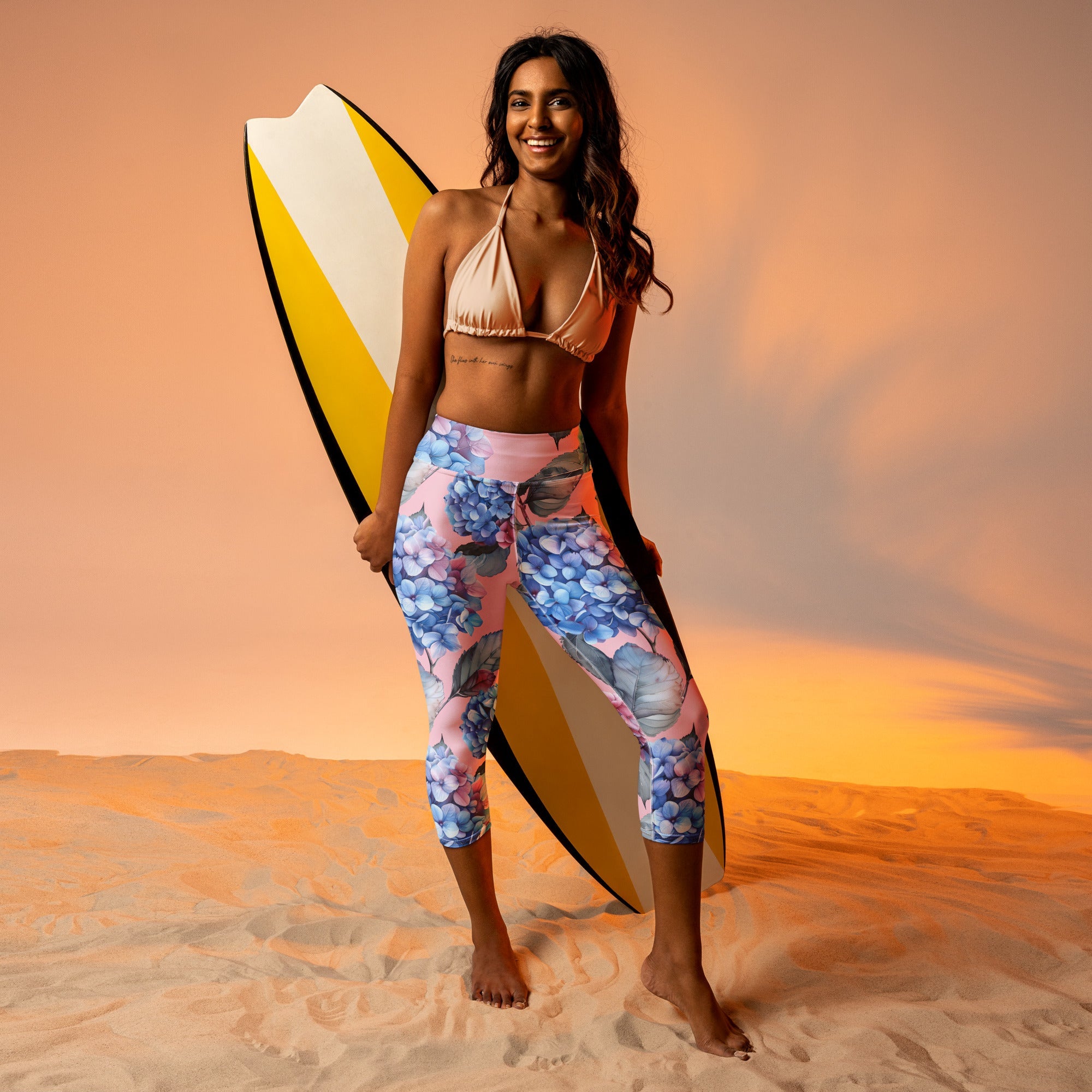 [Floral Bloom] Blushing Hydrangea Yoga Capri Leggings
