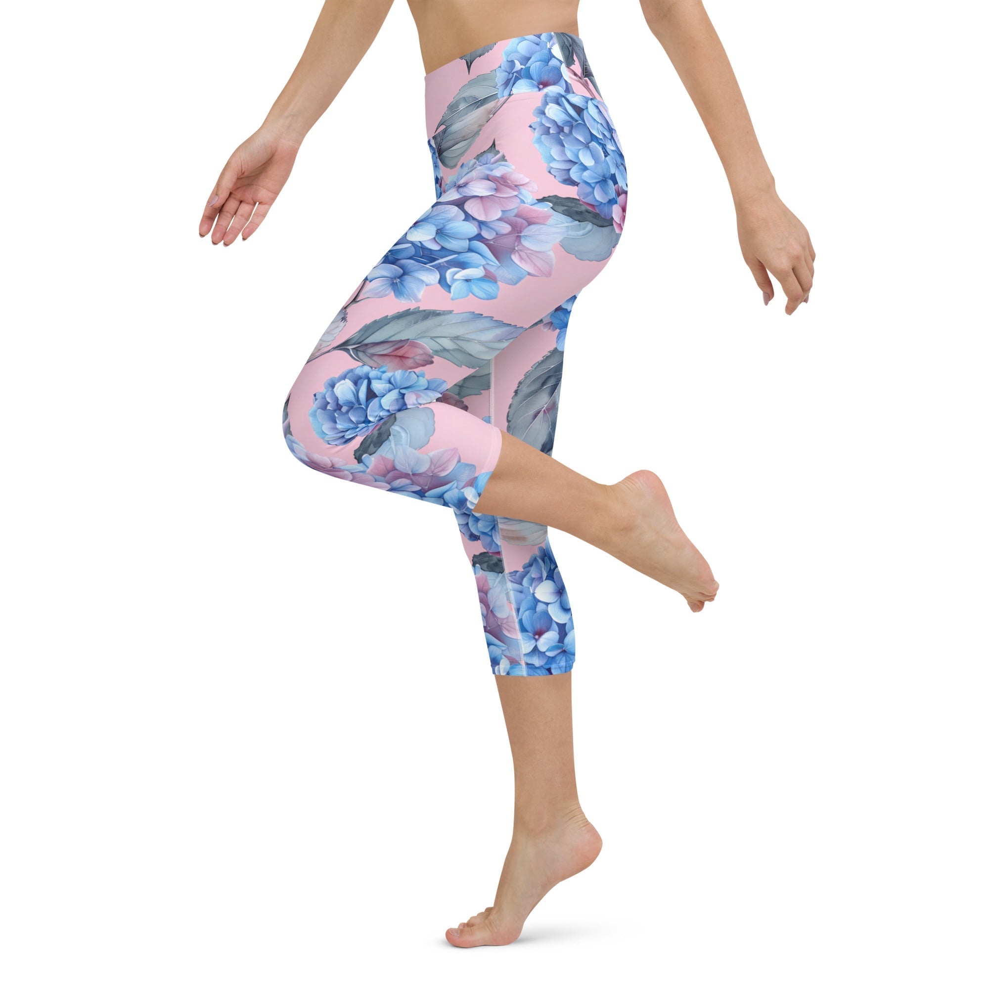 [Floral Bloom] Blushing Hydrangea Yoga Capri Leggings