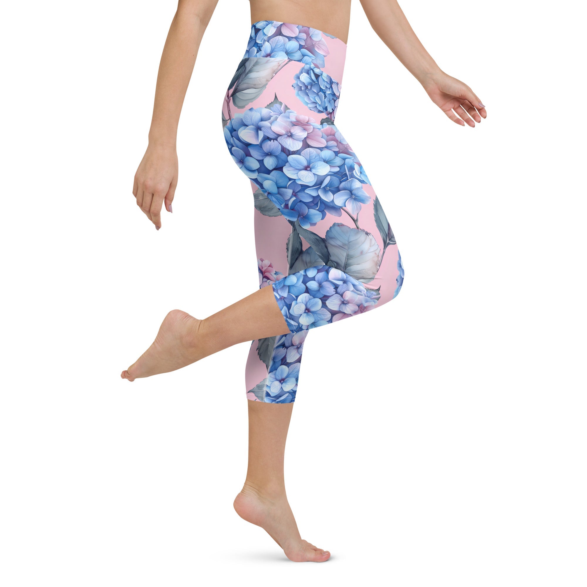 [Floral Bloom] Blushing Hydrangea Yoga Capri Leggings